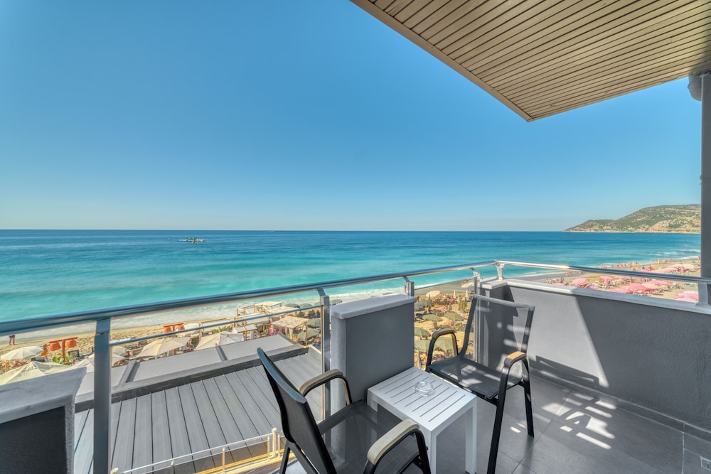 Royalisa Palmiye Beach +14 Adult Only — Hotel rooms in Alanya
