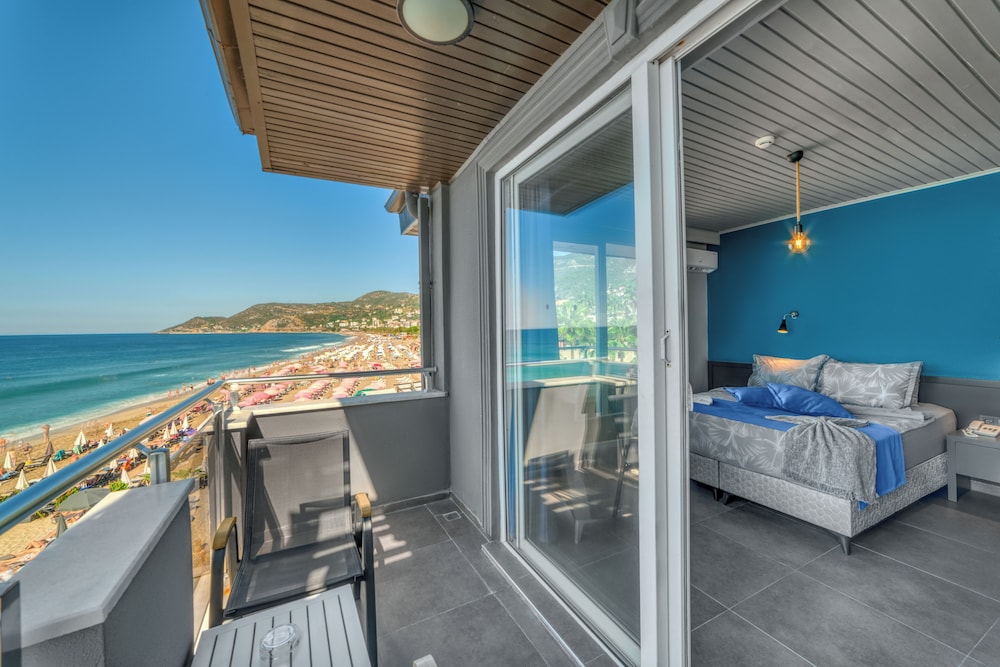 Royalisa Palmiye Beach +14 Adult Only — Hotel rooms in Alanya