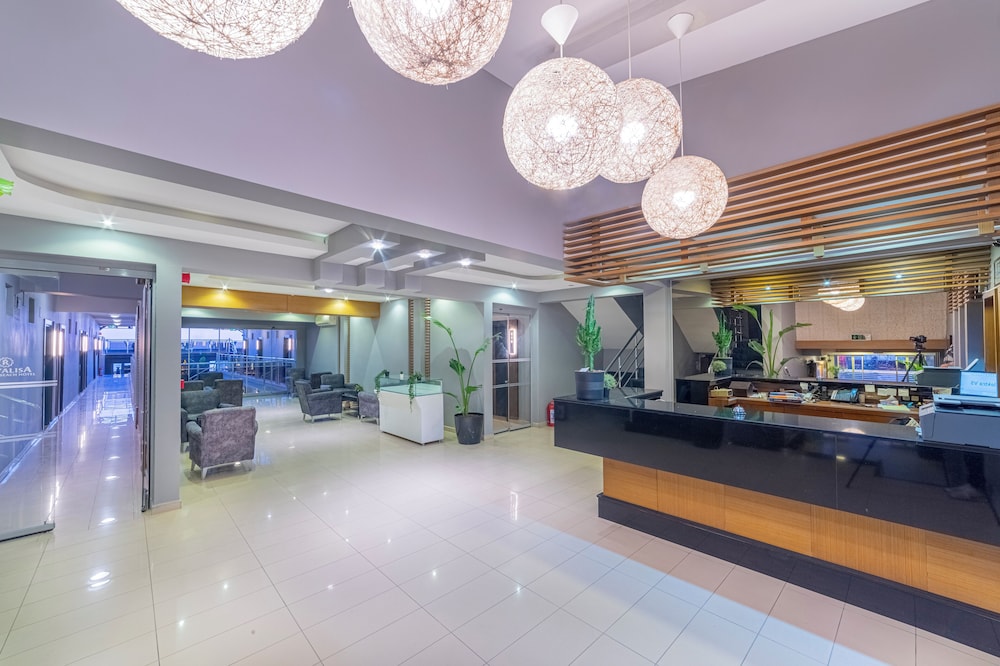 Royalisa Palmiye Beach +14 Adult Only — Hotel building in Alanya