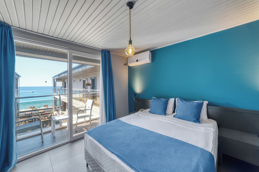 Royalisa Palmiye Beach +14 Adult Only — Hotel rooms in Alanya