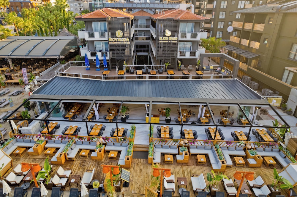 Royalisa Palmiye Beach +14 Adult Only — Restaurant & bars in Alanya