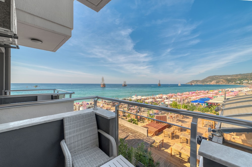 Royalisa Palmiye Beach +14 Adult Only — Beach in Alanya