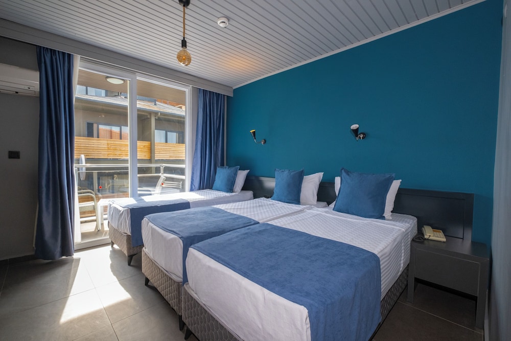 Royalisa Palmiye Beach +14 Adult Only — Hotel rooms in Alanya