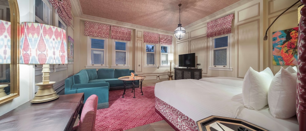 Hagia Sofia Mansions Istanbul, Curio Collection by Hilton — Hotel rooms in Istanbul, Istanbul
