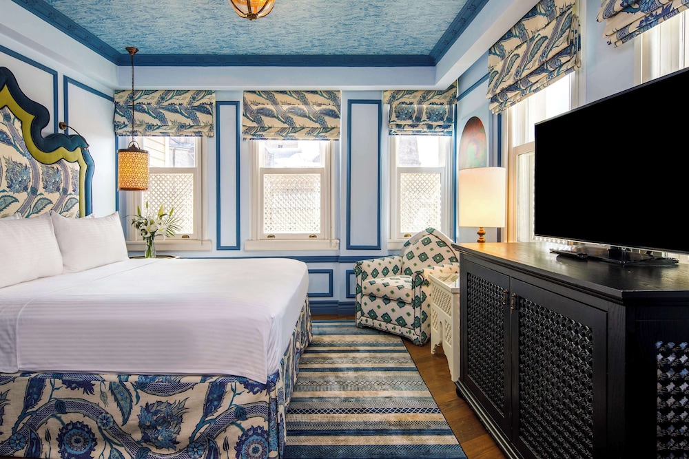 Hagia Sofia Mansions Istanbul, Curio Collection by Hilton — Hotel rooms in Istanbul, Istanbul