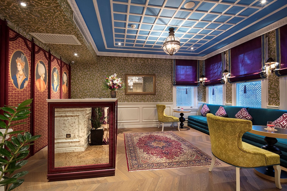 Hagia Sofia Mansions Istanbul, Curio Collection by Hilton — Hotel rooms in Istanbul, Istanbul