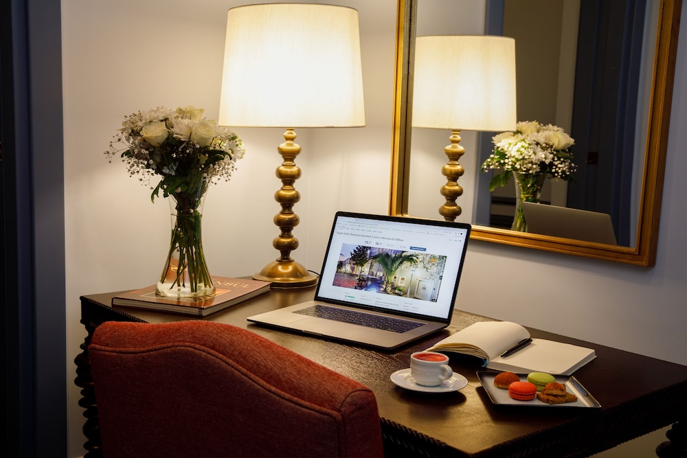 Hagia Sofia Mansions Istanbul, Curio Collection by Hilton — Hotel rooms in Istanbul, Istanbul