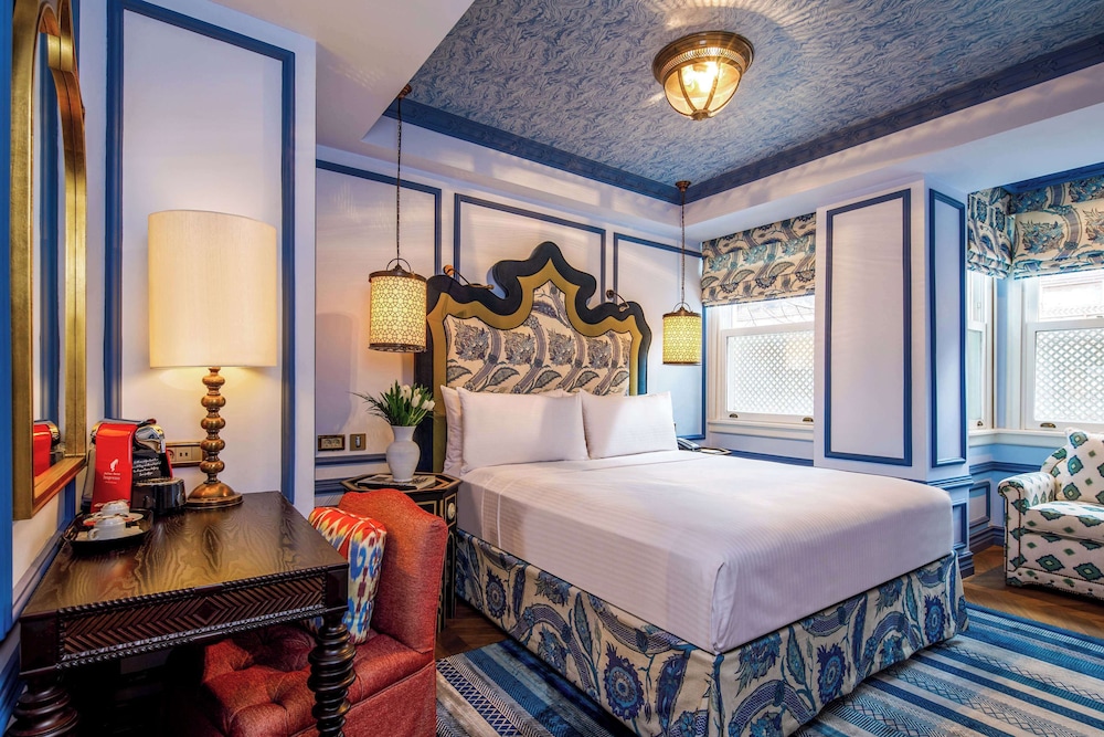Hagia Sofia Mansions Istanbul, Curio Collection by Hilton — Hotel rooms in Istanbul, Istanbul