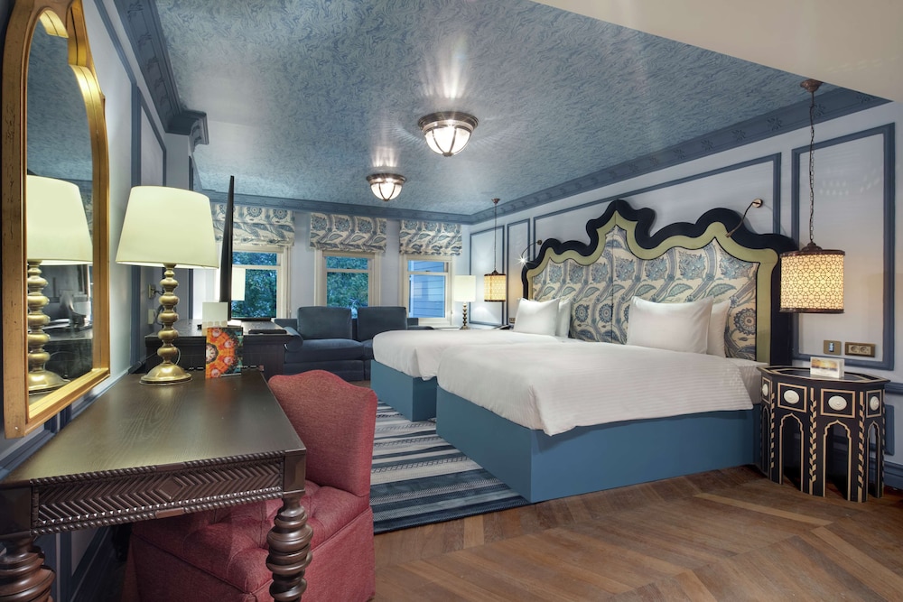 Hagia Sofia Mansions Istanbul, Curio Collection by Hilton — Hotel rooms in Istanbul, Istanbul