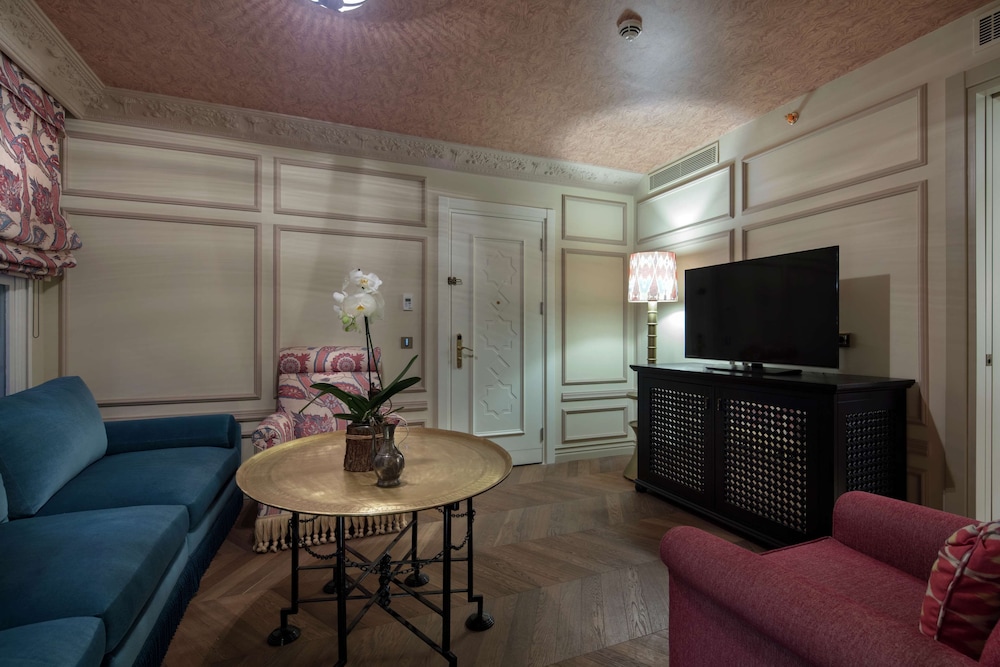 Hagia Sofia Mansions Istanbul, Curio Collection by Hilton — Hotel rooms in Istanbul, Istanbul