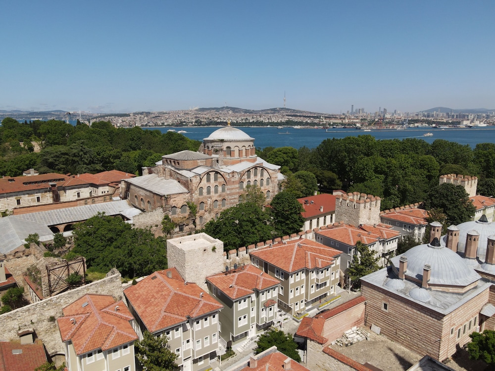Hagia Sofia Mansions Istanbul, Curio Collection by Hilton — Attractions in the area in Istanbul, Istanbul