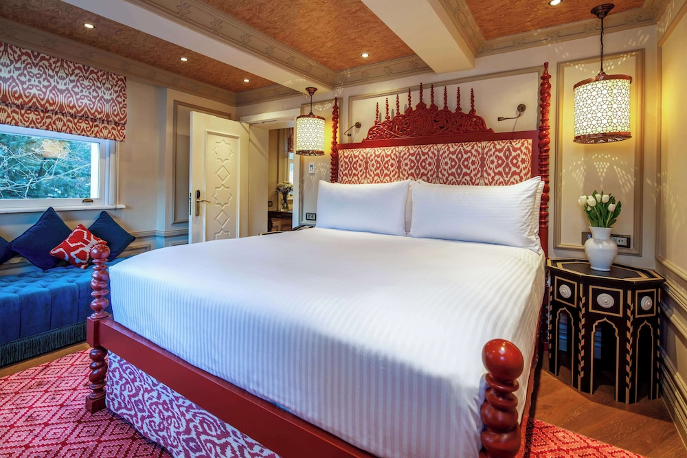 Hagia Sofia Mansions Istanbul, Curio Collection by Hilton — Hotel rooms in Istanbul, Istanbul