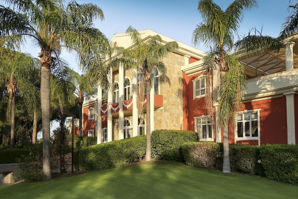 ROBINSON NOBILIS - All Inclusive — Hotel building in Belek