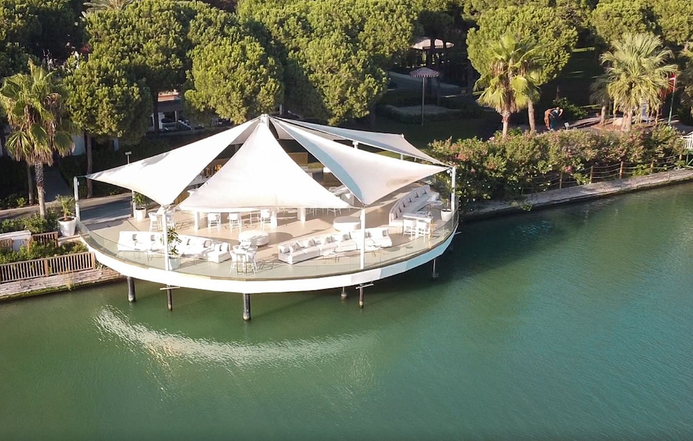 ROBINSON NOBILIS - All Inclusive — Restaurant & bars in Belek