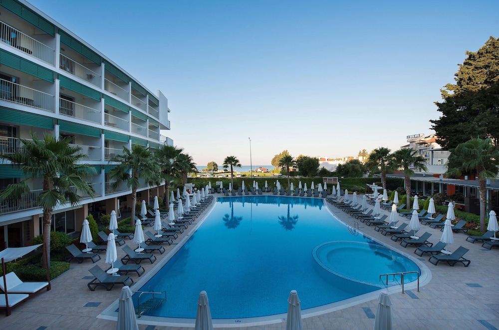 Tui Blue Barut Andiz - Adults Only - All Inclusive — Pool in Side