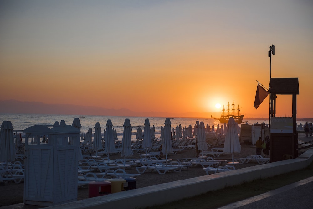 Tui Blue Barut Andiz - Adults Only - All Inclusive — Shared spaces in Side