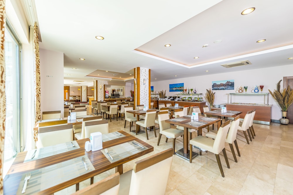 Side Lowe Hotel — Restaurant & bars in Side