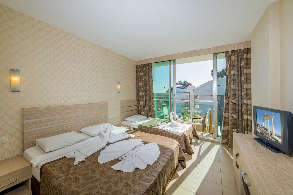 Side Lowe Hotel — Hotel rooms in Side