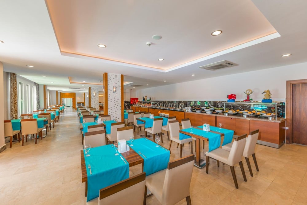 Side Lowe Hotel — Restaurant & bars in Side