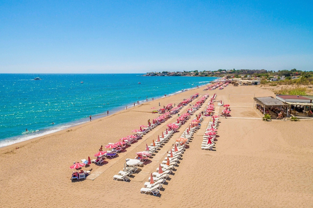 Side Lowe Hotel — Beach in Side