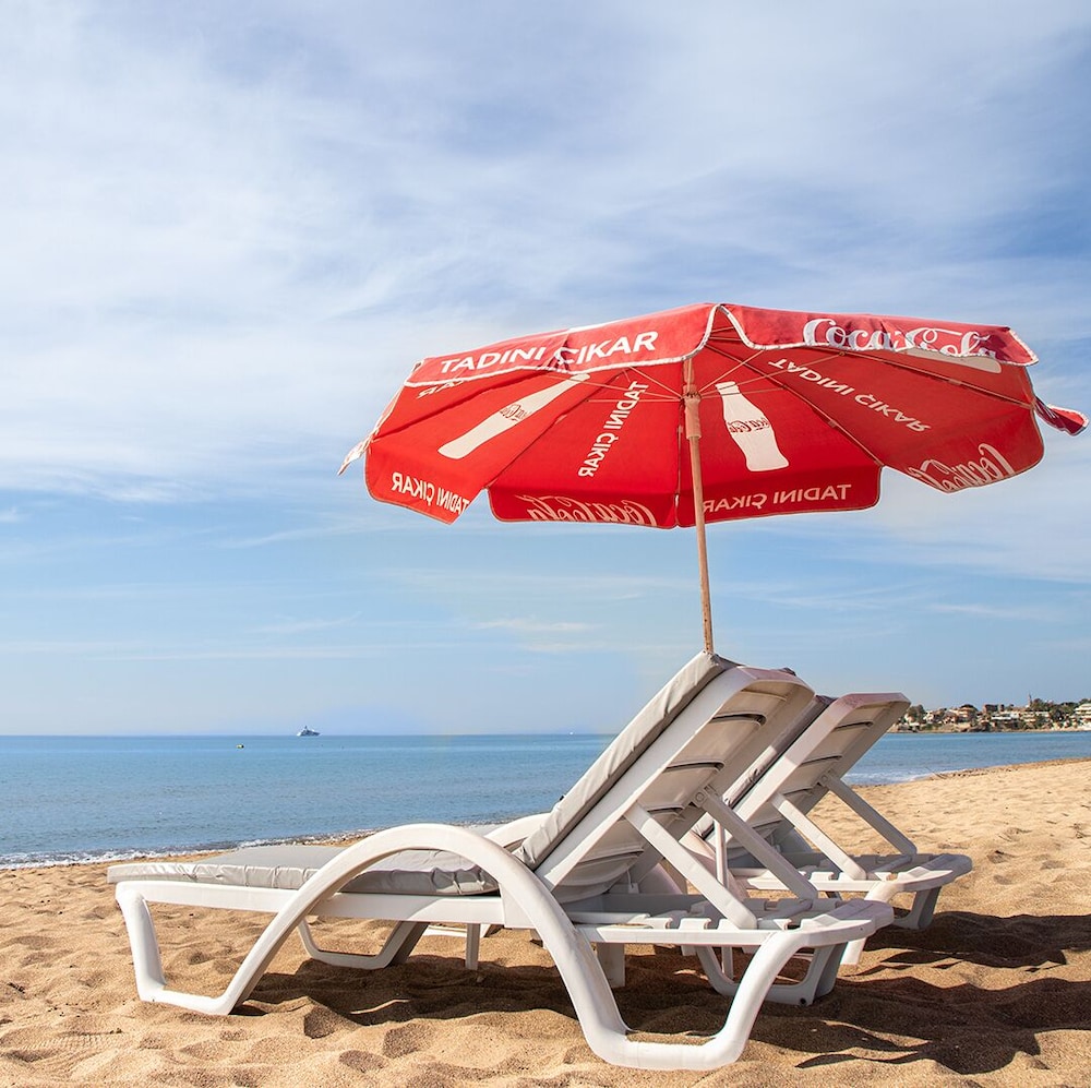 Side Lowe Hotel — Beach in Side