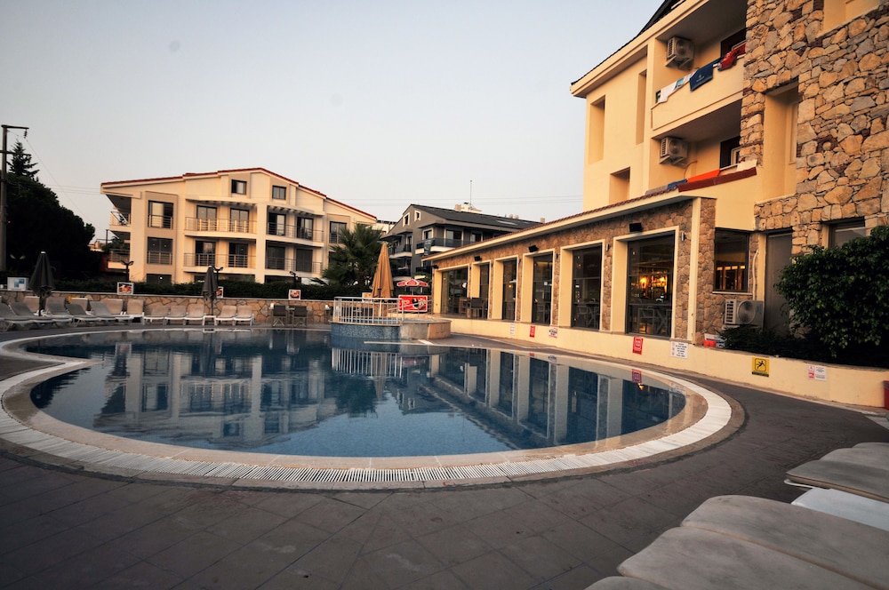 Greenpark Apartments — Swimming pool in Marmaris, Mugla