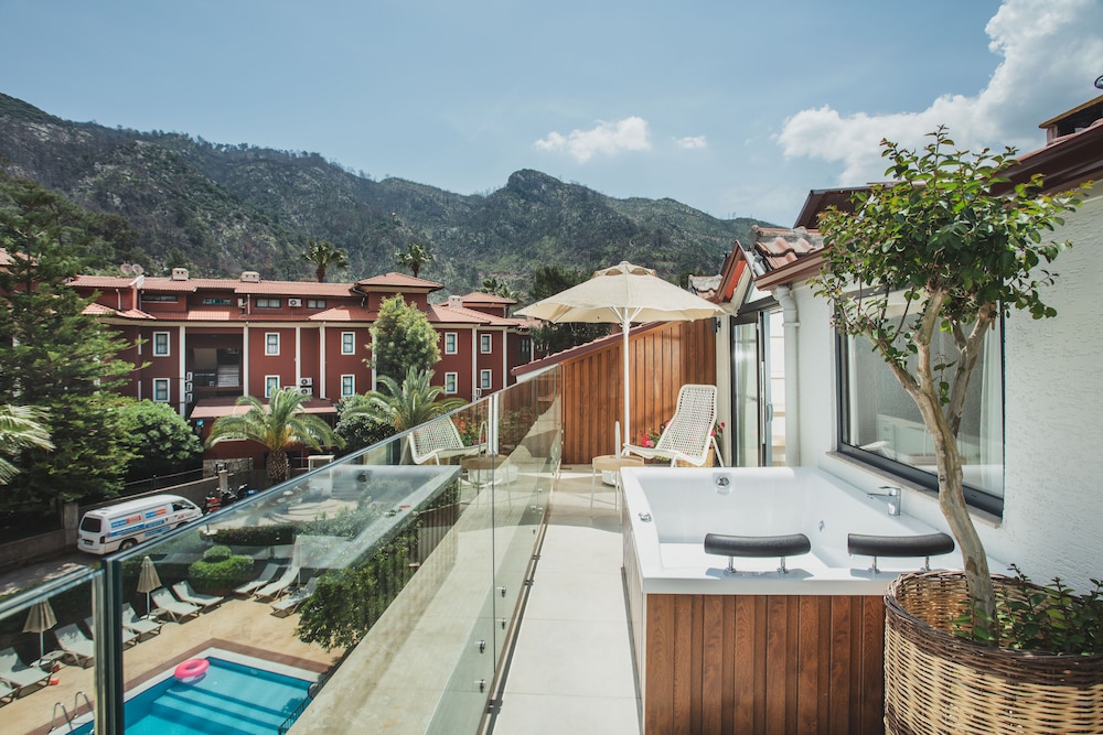 Grand Aquarium — Spa in İçmeler, Mugla