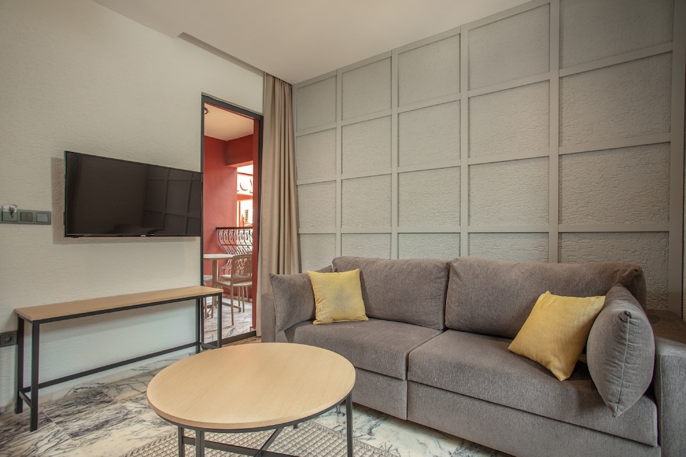 Grand Aquarium — Hotel rooms in İçmeler, Mugla