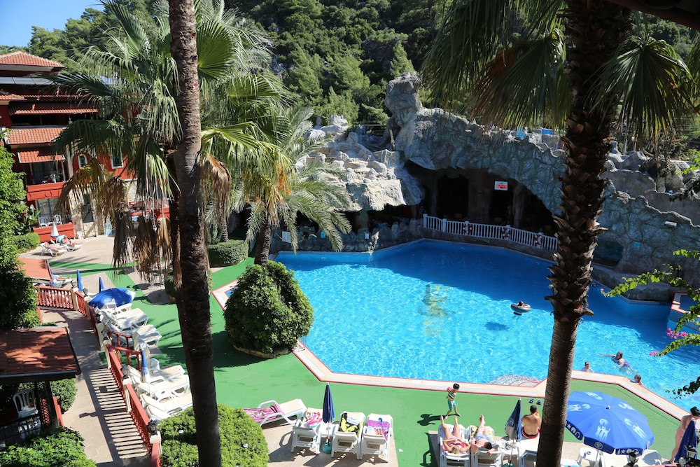 Grand Aquarium — Swimming pool in İçmeler, Mugla