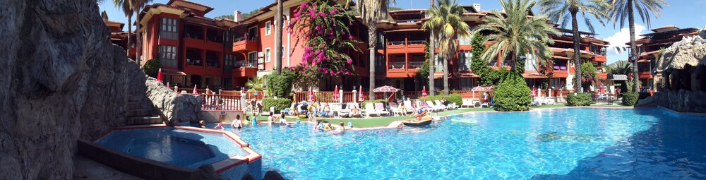 Grand Aquarium — Swimming pool in İçmeler, Mugla
