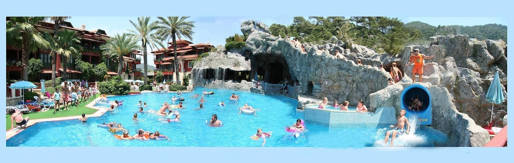 Grand Aquarium — Swimming pool in İçmeler, Mugla