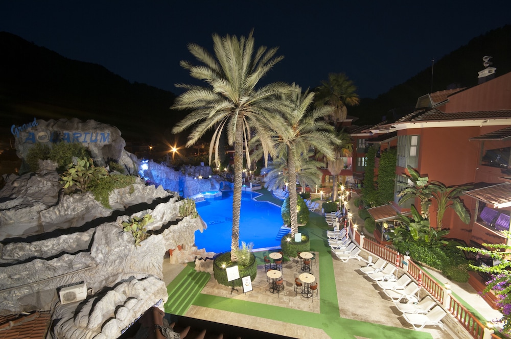 Grand Aquarium — Swimming pool in İçmeler, Mugla