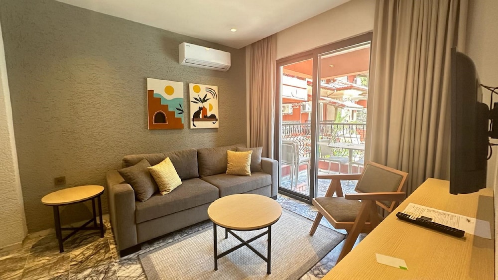Grand Aquarium — Hotel rooms in İçmeler, Mugla