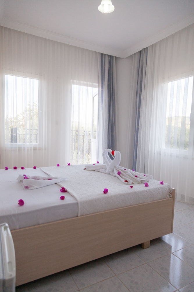 Gokcen Hotel & Apartments — Hotel rooms in Fethiye, Mugla