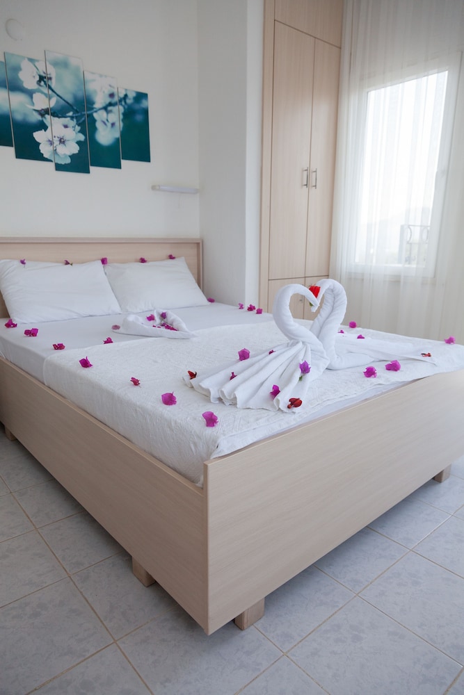 Gokcen Hotel & Apartments — Hotel rooms in Fethiye, Mugla
