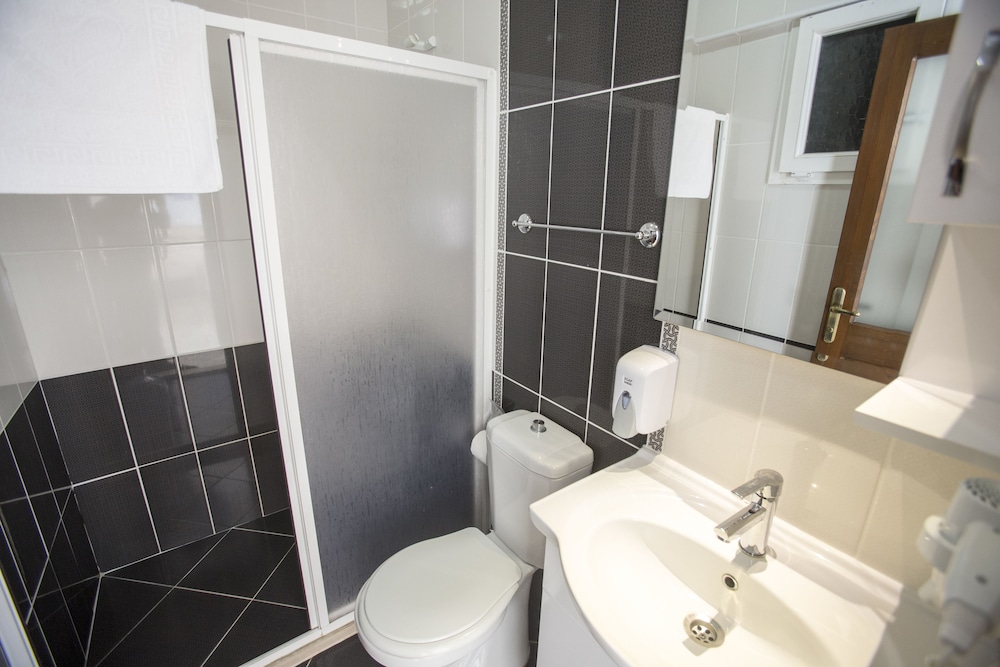 Gokcen Hotel & Apartments — Hotel rooms in Fethiye, Mugla