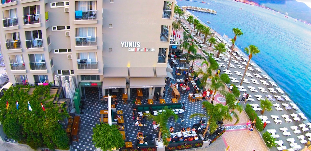 Yunus Beach Hotel — Restaurant & bars in Marmaris, Mugla