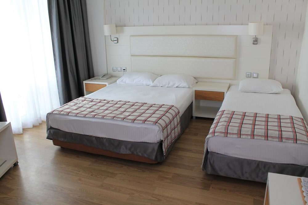 Yunus Beach Hotel — Hotel rooms in Marmaris, Mugla
