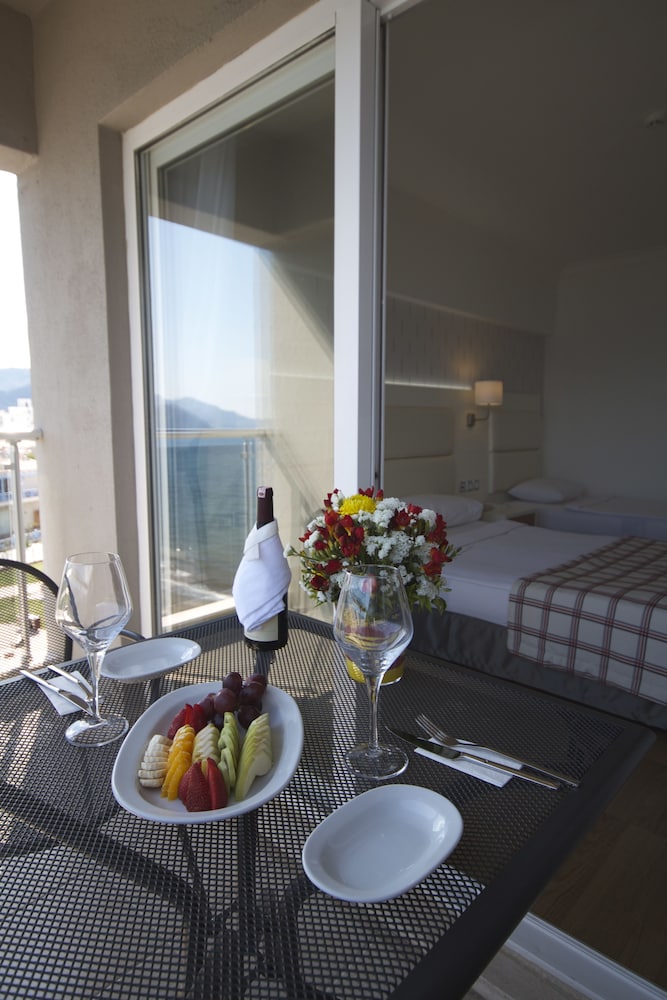 Yunus Beach Hotel — Hotel rooms in Marmaris, Mugla