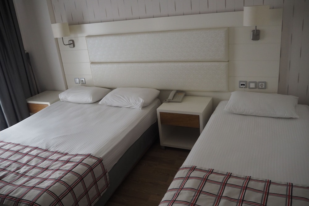 Yunus Beach Hotel — Hotel rooms in Marmaris, Mugla