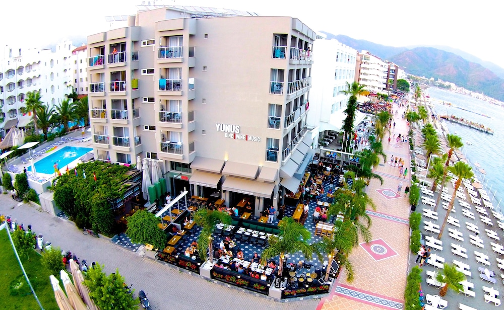 Yunus Beach Hotel — Restaurant & bars in Marmaris, Mugla