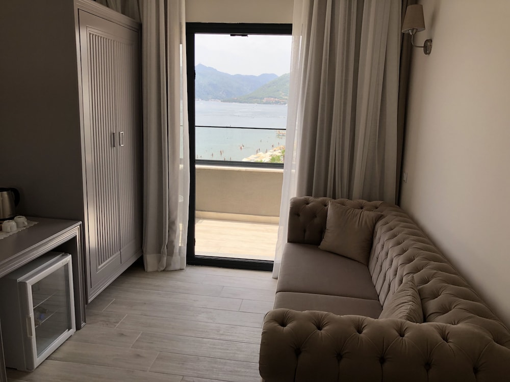 Yunus Beach Hotel — Hotel rooms in Marmaris, Mugla