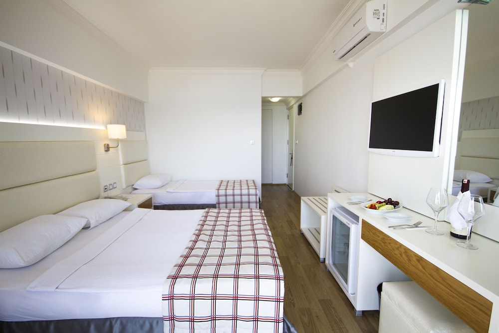 Yunus Beach Hotel — Hotel rooms in Marmaris, Mugla