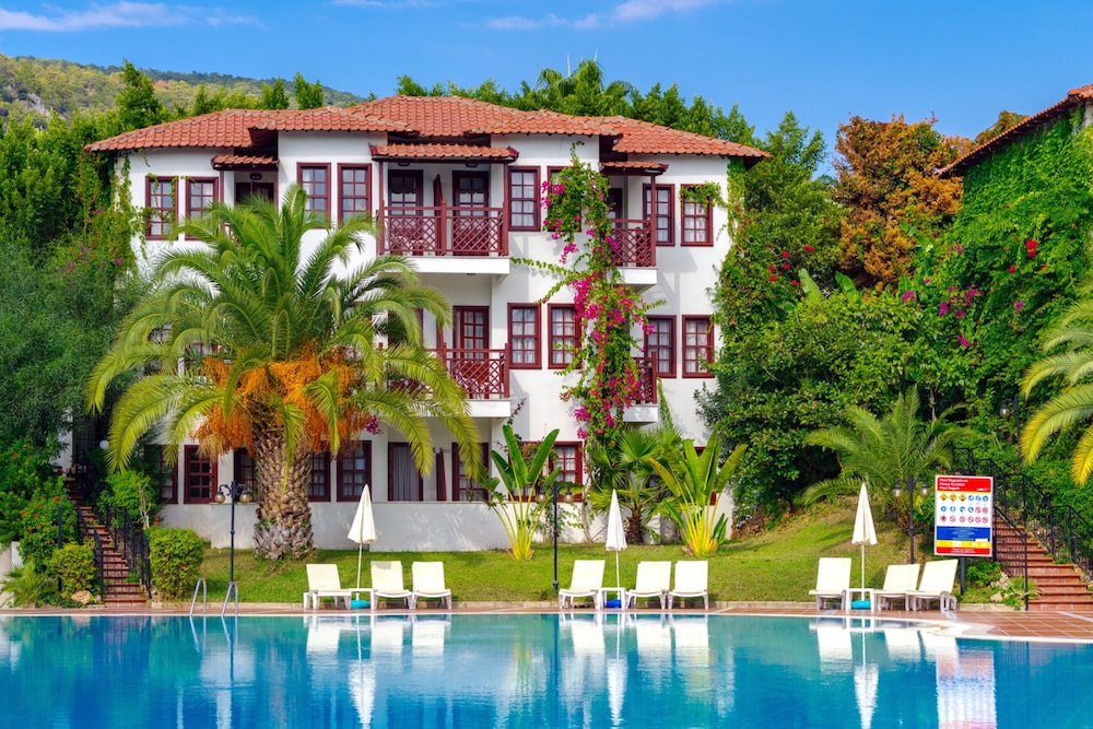 Alize Hotel Ölüdeniz - All inclusive — Hotel building in Fethiye, Mugla