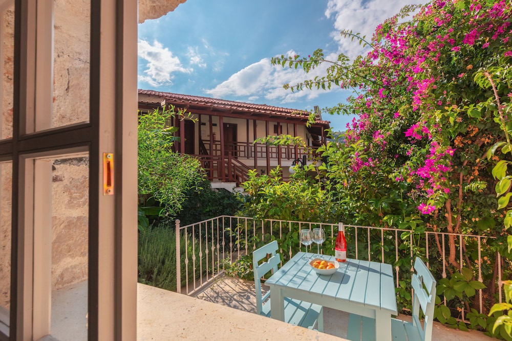 Alize Hotel Ölüdeniz - All inclusive — Hotel building in Fethiye, Mugla