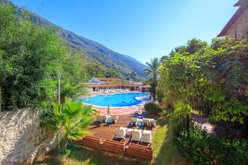 Alize Hotel Ölüdeniz - All inclusive — Swimming pool in Fethiye, Mugla