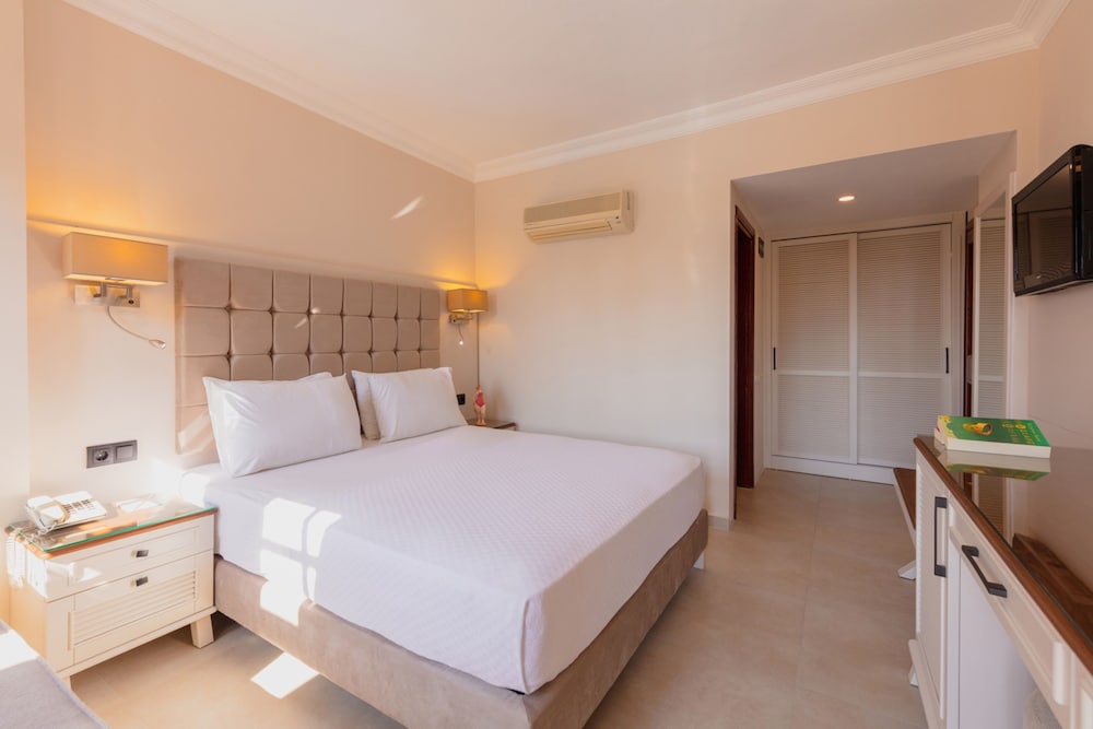 Alize Hotel Ölüdeniz - All inclusive — Hotel rooms in Fethiye, Mugla