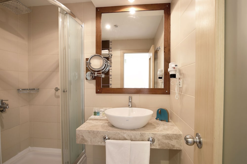 Alize Hotel Ölüdeniz - All inclusive — Hotel rooms in Fethiye, Mugla