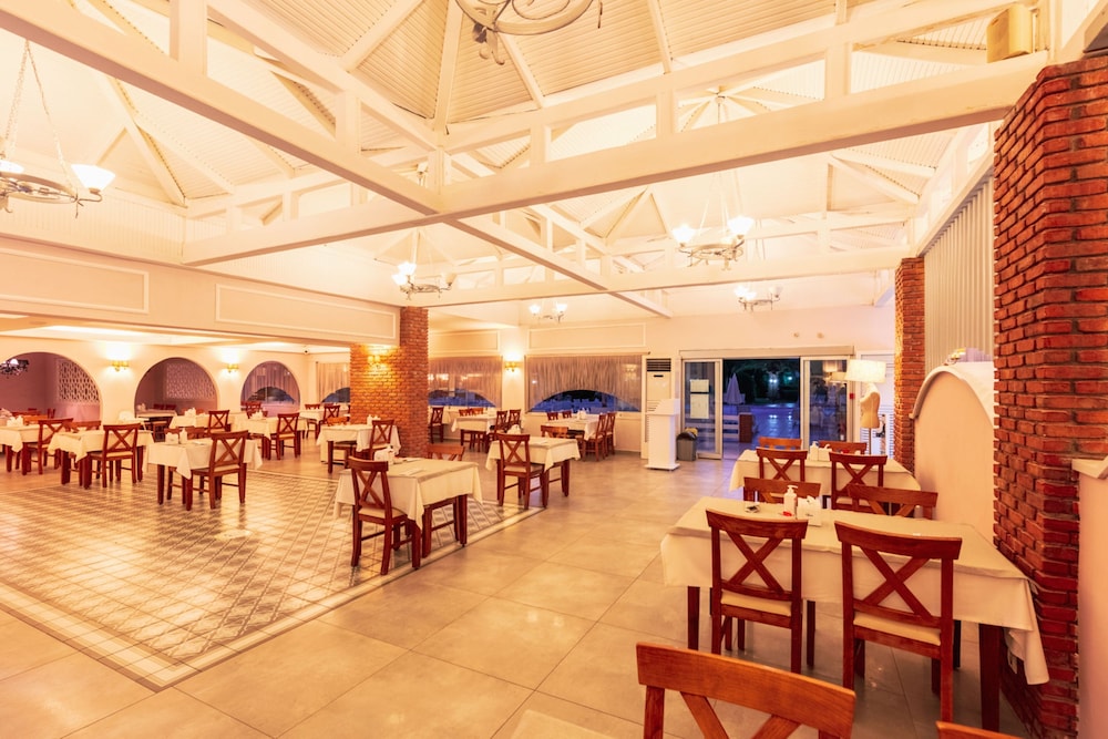 Alize Hotel Ölüdeniz - All inclusive — Restaurant & bars in Fethiye, Mugla