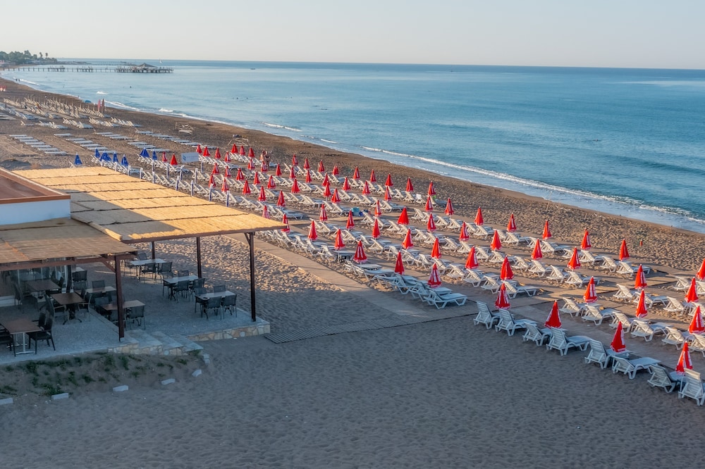 Side Amour Hotel - All Inclusive — Beach in Side